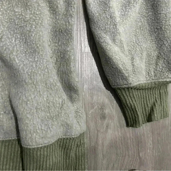 Women’s Arizona Jean Company Crew Neck Sweater Size Small - Picture 2 of 3